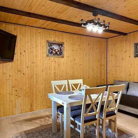 Dimira з басейном Holiday home