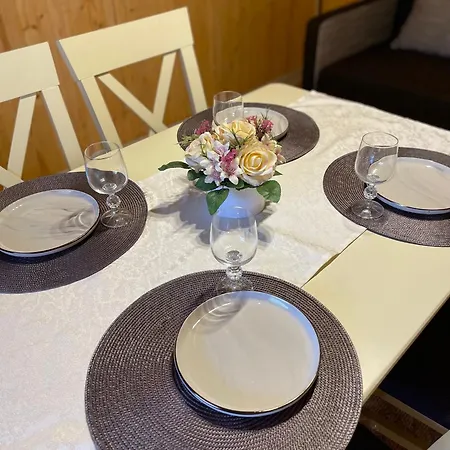 Dimira з басейном * Slavske